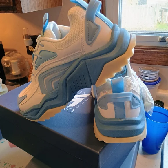 Men's Blue and White Sneakers - Picture 3 of 7